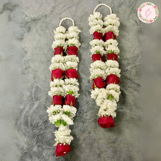 Scarlet Snow Welcome Garland